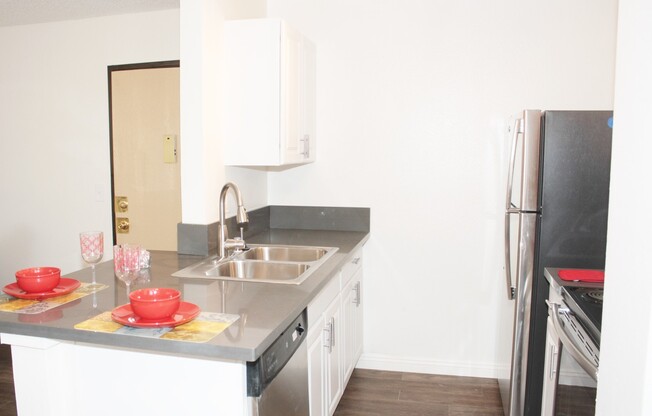 1 bed, 1 bath, 640 sqft, $1,795, Unit 215