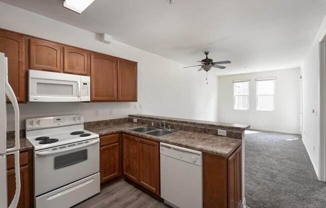 1 bed, 1 bath, 600 sqft, $2,600