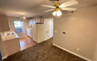 1 bed, 1 bath, $1,295, Unit 124