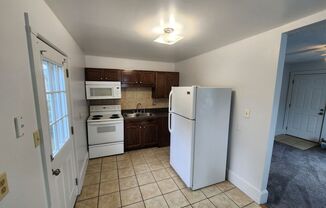 1 bed, 1 bath, $695, Unit A