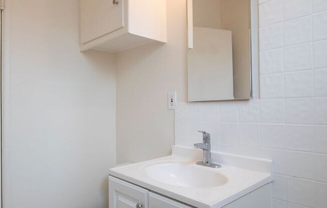 1 bed, 1 bath, $2,195, Unit 07