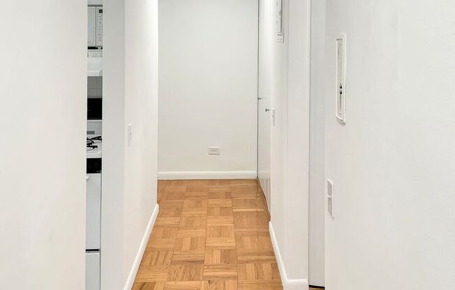 Studio, 1 bath, 502 sqft, $4,355, Unit 15A