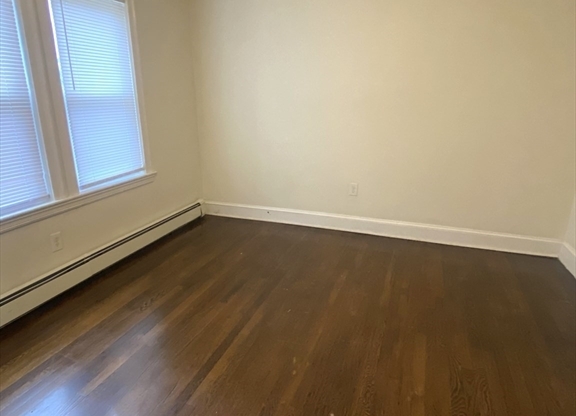 2 beds, 1 bath, 900 sqft, $2,800, Unit 1