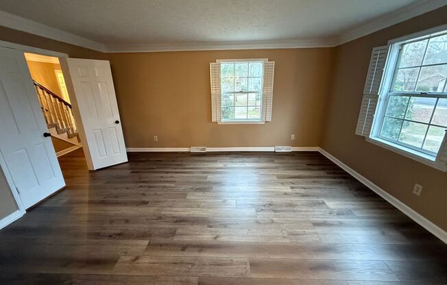 4 beds, 2.5 baths, $2,200, Unit 119 Rolling Oaks Dr