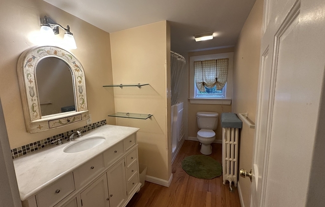 24 HILLSIDE AVE