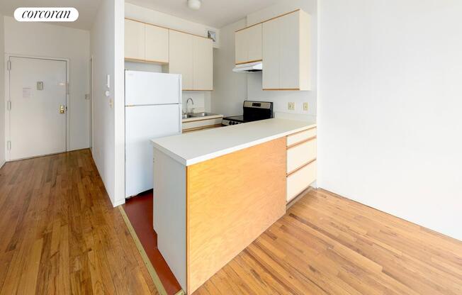 101 W 104 ST