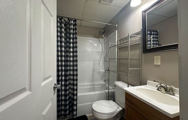 Studio, 1 bath, 600 sqft, $645, Unit 1