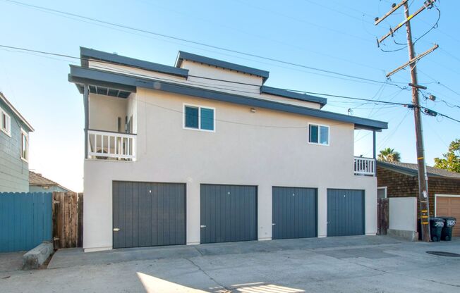 2 beds, 2 baths, $4,795, Unit 3971 Haines street Unit A