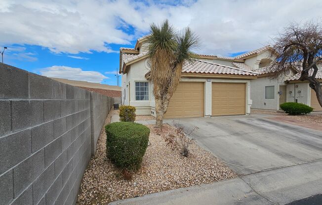 Adorable Condo in Summerhills Community!
