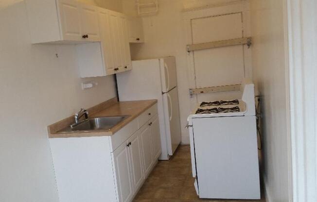 1 bed, 1 bath, $2,400, Unit 29