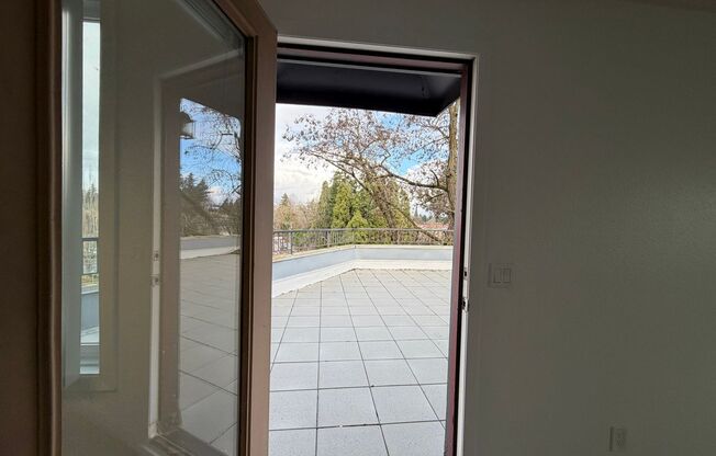 3 beds, 2 baths, 985 sqft, $2,375, Unit 401