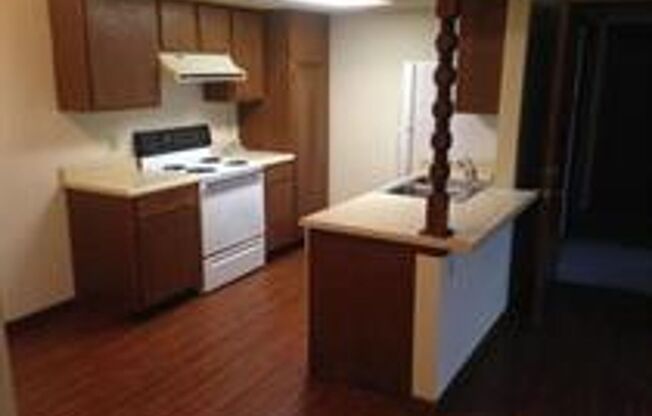 2 beds, 1 bath, $775