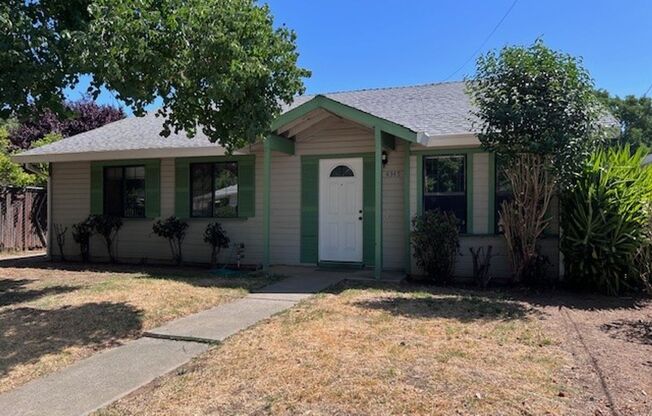 3 Bedroom 2 Bath home close to schools, shopping and transportation.