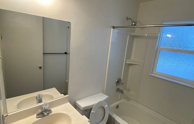 Studio, 1 bath, 400 sqft, $850, Unit S #1