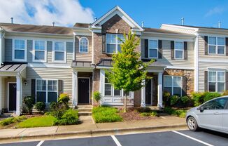 Charming 2-Bedroom Townhouse in Highland Creek