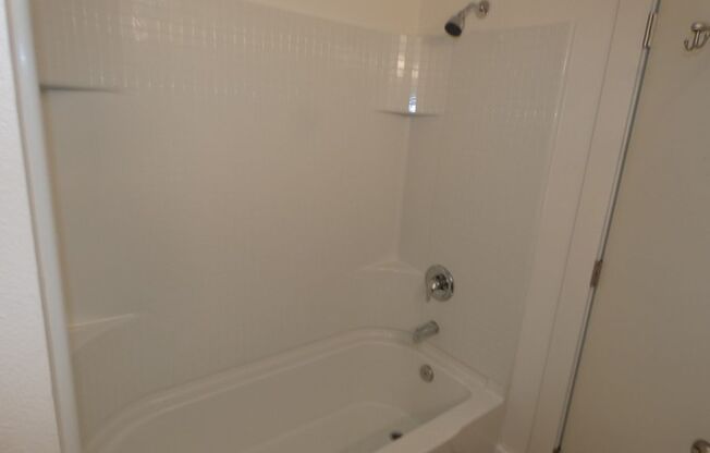 2 beds, 1.5 baths, $2,475, Unit 1435A