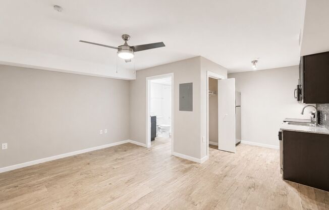 Studio, 1 bath, 304 sqft, $673, Unit 1303
