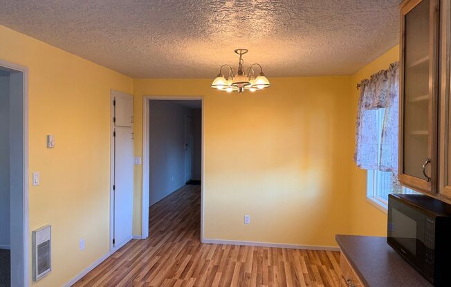 Super Cute Ranch Style 3 Bedroom 2 Bathroom Home!! Bright Kitchen! Fenced Backyard! Garage!