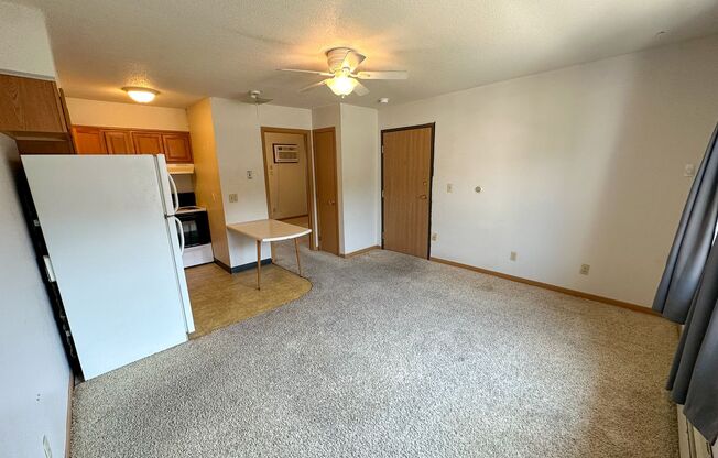 1 bed, 1 bath, 600 sqft, $650