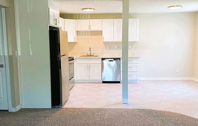 2 beds, 1 bath, 830 sqft, $1,435, Unit P-248