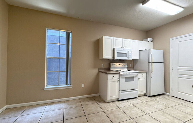 9301 CRES LOOP CIR