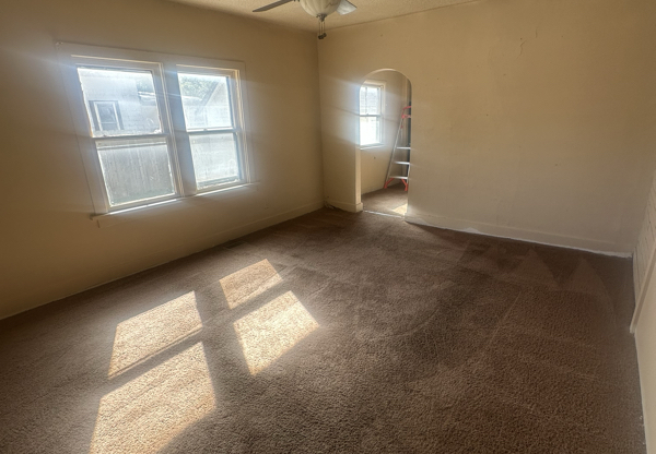 1921 S WASHINGTON AVE