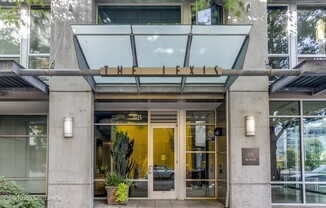 The Lexis - 1 bed/1 bath Pearl District condo w/parking/balcony/some utilities