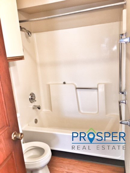 1 bed, 1 bath, $750, Unit PU410X-220