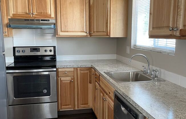 2 beds, 1 bath, 945 sqft, $1,500, Unit 029