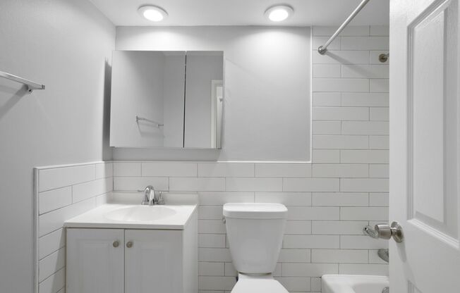 Studio, 1 bath, 275 sqft, $1,395, Unit 342