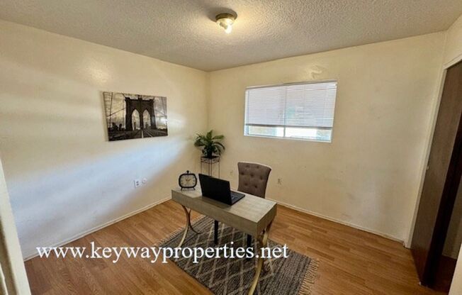 2 beds, 1 bath, 800 sqft, $950, Unit Apt. 4