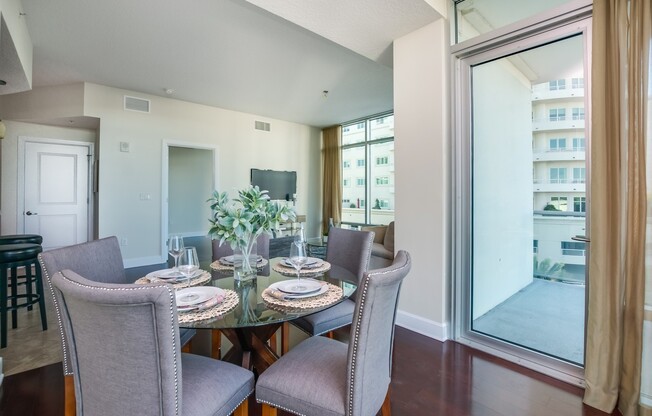 2 beds, 2 baths, $2,995, Unit Unit 621