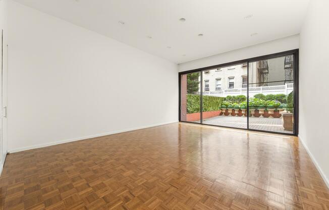 226 E 67 ST