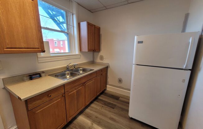 2 beds, 1 bath, $1,075, Unit 1