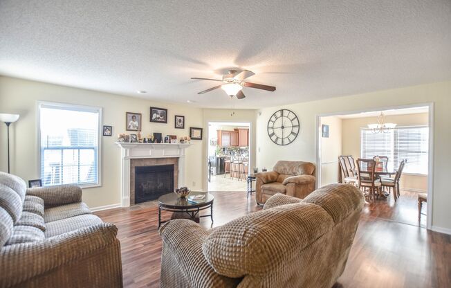 Pet Friendly Four Bedroom with Basement!