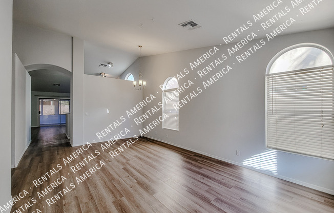 282 S JESSE ST