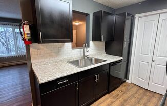 2 beds, 1 bath, $1,320