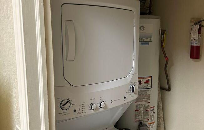 2 beds, 2 baths, 957 sqft, $1,015, Unit 31