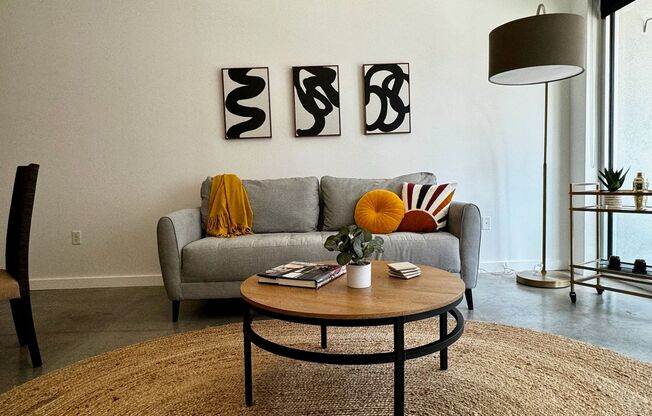 1 bed, 1 bath, 726 sqft, $1,460, Unit 210