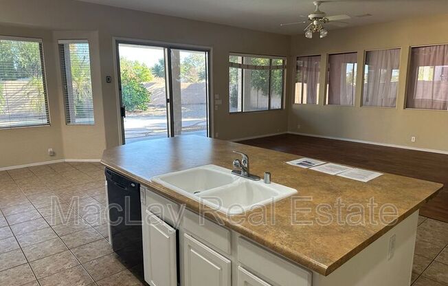 2441 E Binner Dr