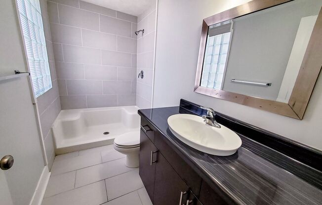 1 bed, 1 bath, 650 sqft, $1,195, Unit Unit 303 A650 w/Nook