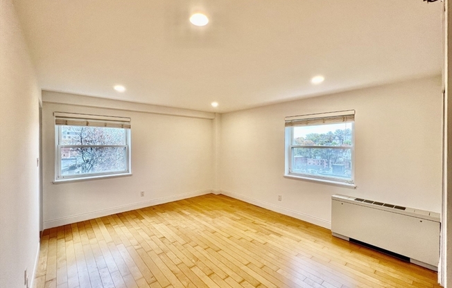 2 beds, 2 baths, 963 sqft, $3,950, Unit 1002