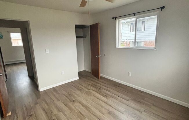 2 beds, 1 bath, $950, Unit 2