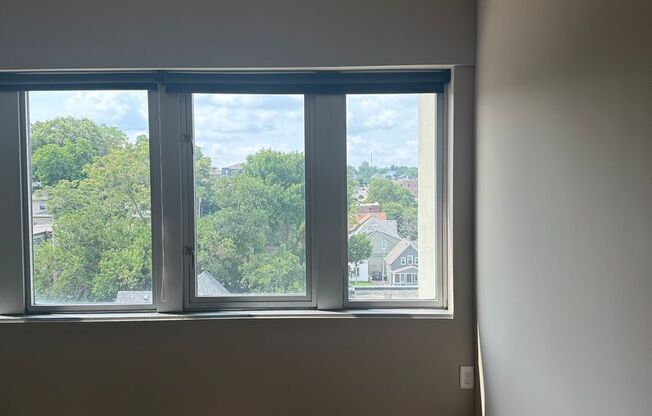 1 bed, 1 bath, 783 sqft, $1,355, Unit 608