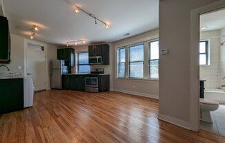 2235 W WILSON AVE