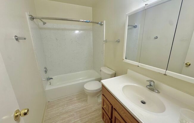 2 beds, 1.5 baths, $2,295, Unit 4343 - 4