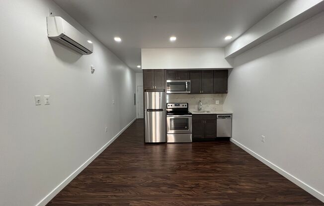1 bed, 1 bath, 437 sqft, $1,480, Unit 414