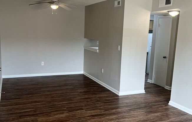 2 beds, 1.5 baths, 850 sqft, $995, Unit D13