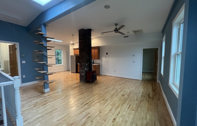 7 MULLINS CT