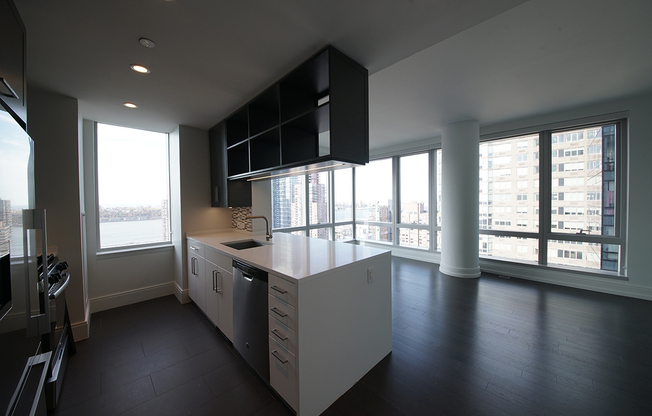 2 beds, 2 baths, $8,500, Unit 36A